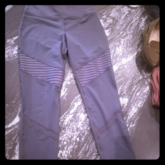 Workout leggings - Picture 1 of 3